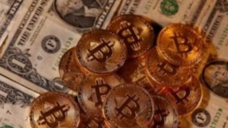 Bitcoin vượt qua 47.000 đô la, Ether, Solana tăng