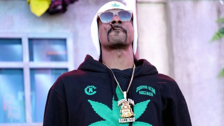 Rapper Snoop Dogg muốn trồng cần sa trong Metaverse