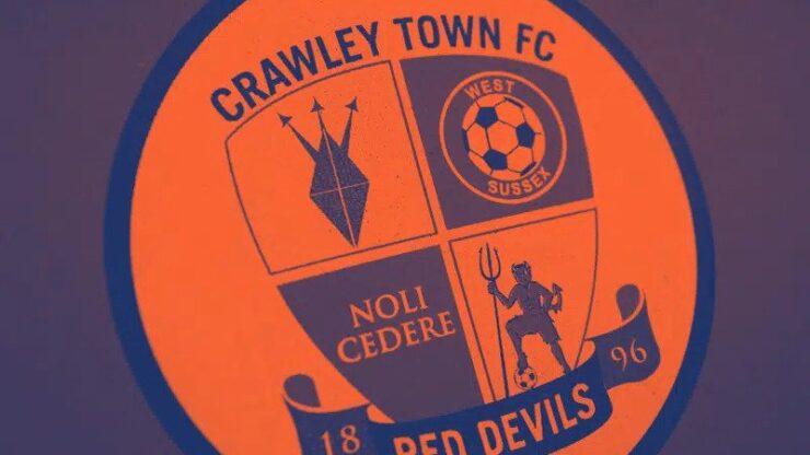 CLB Crawley Town ký hợp đồng với tiền vệ Jayden Davis thông qua bình chọn NFT